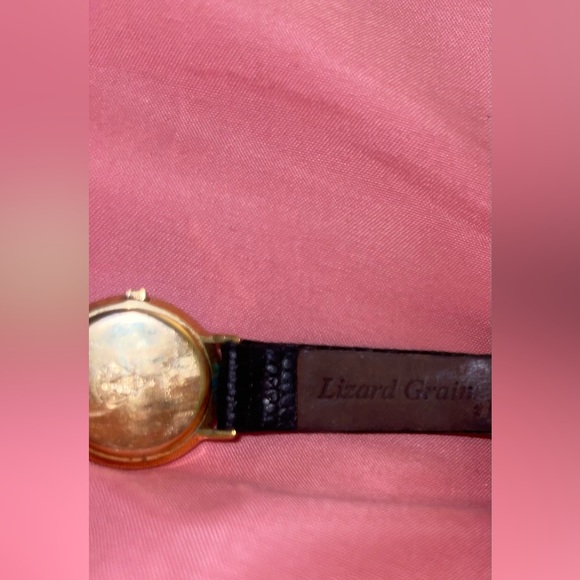 BROKEN AUTHENTIC Gucci watch. I just don’t want to mess with fixing it. - Picture 4 of 7